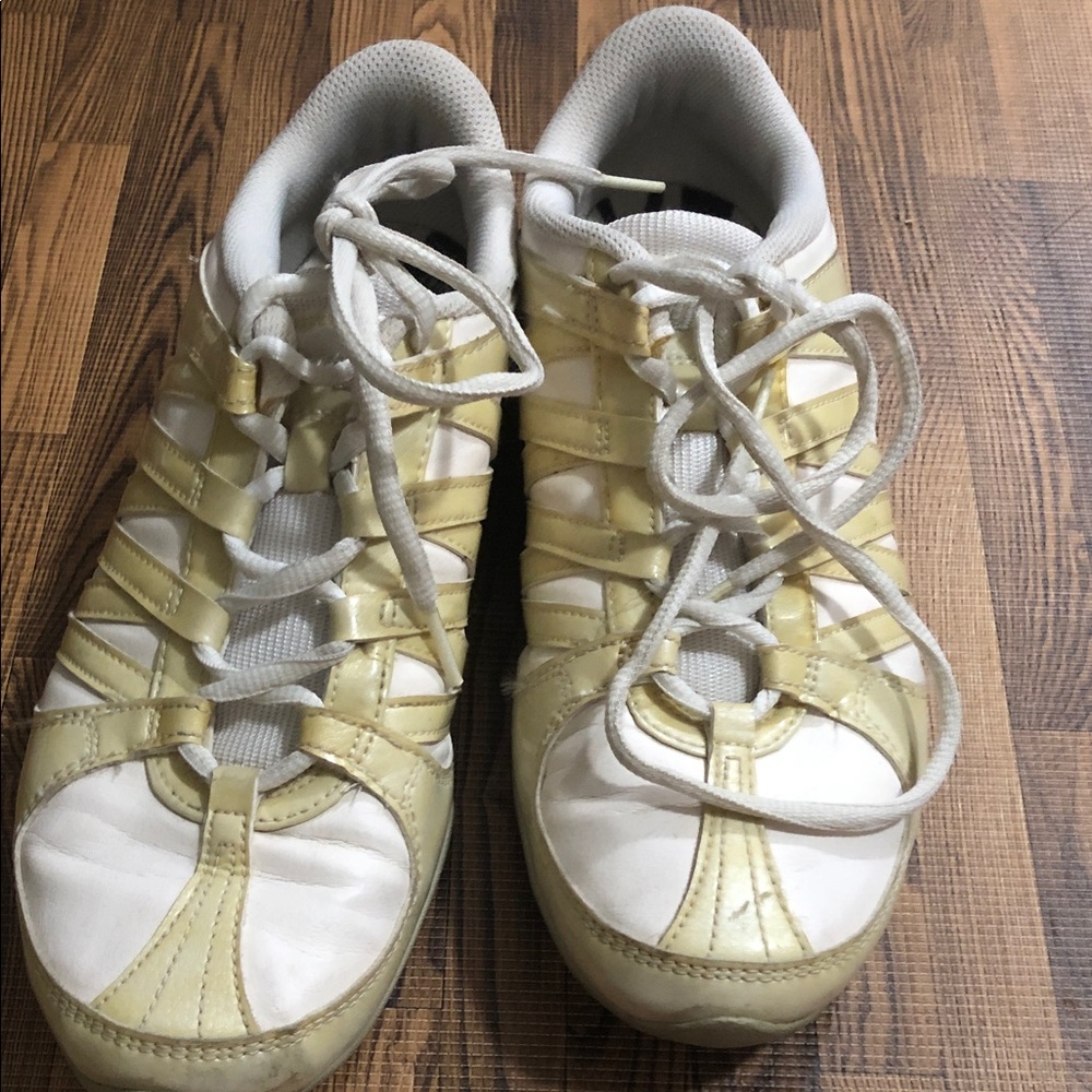 Nike Women’s Cheer Lace-Up Sneakers